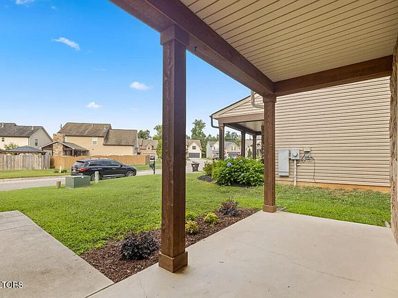 3rd image of 1212 Dark Creek Ln