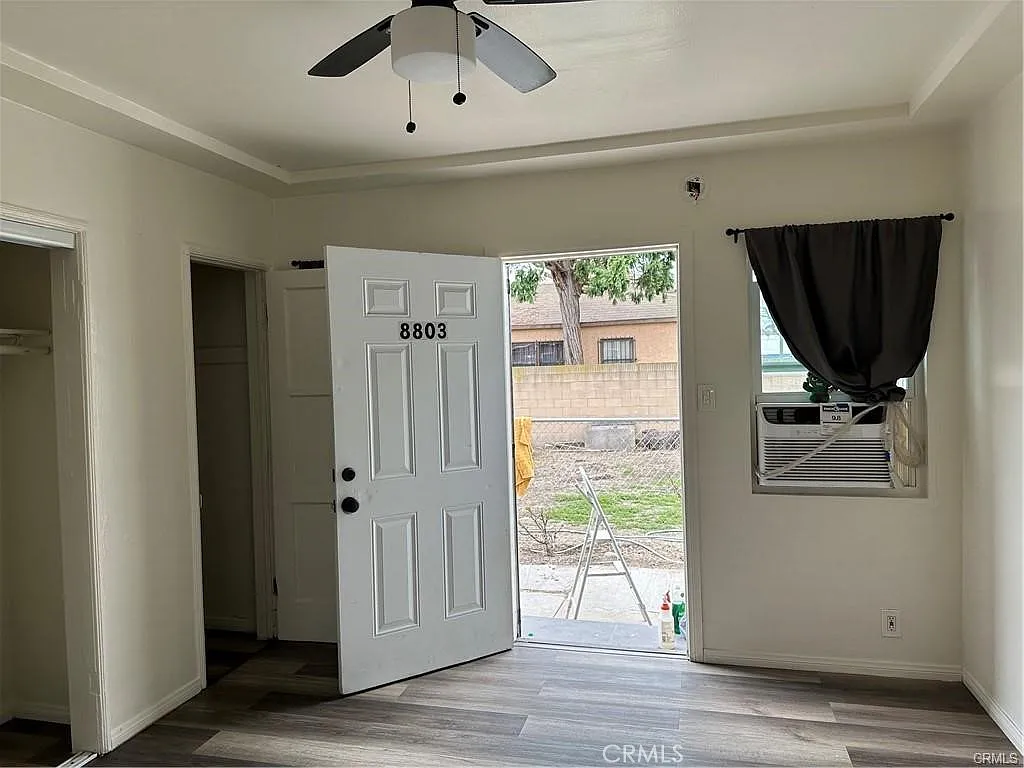 Studio, 350 sqft, $1,500 — Photo 2