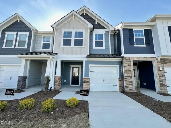 931 Kensley Grove Ln, Fuquay Varina, NC 27526