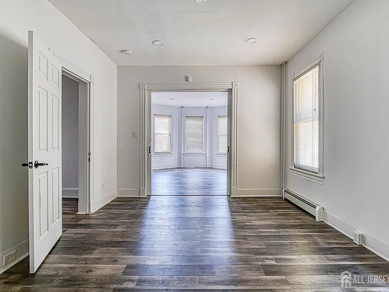 212 Easton Ave #1 — Photo 12