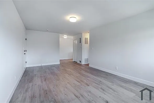2622 S Hobart Blvd #16 — Photo 6