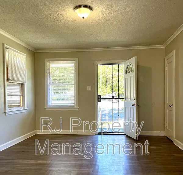 809 Juliet Ave — Photo 3