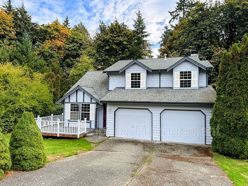 1st image of 1081 NE Shadybrook Ct