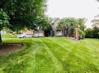 7180 Anderson Woods Dr, Cincinnati, OH 45244