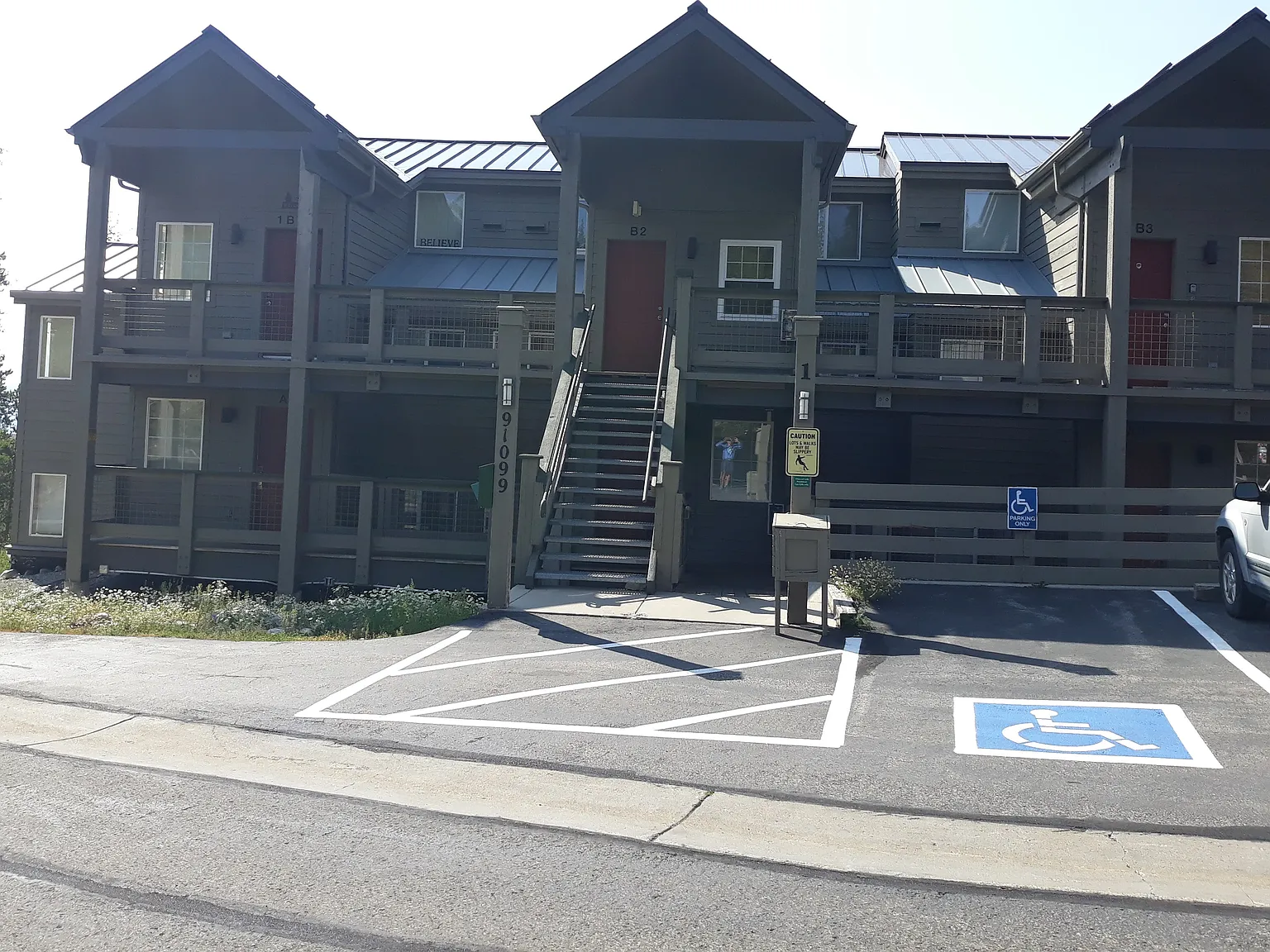 2 bed, 957 sqft, $3,500 — Photo 2