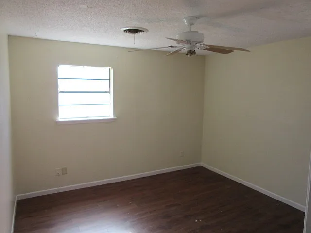 5333 Benbrook St — Photo 12