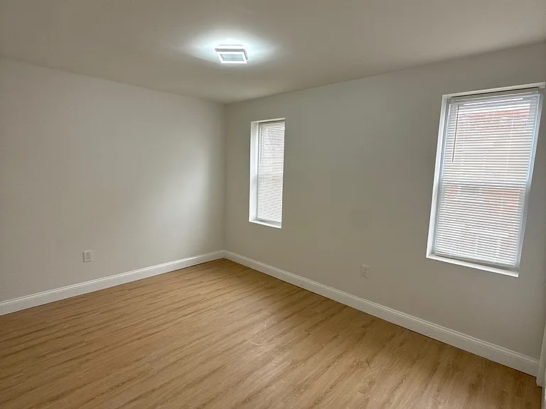 1320 S Myrtlewood St — Photo 19