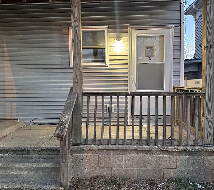 310 W Lexington Ave