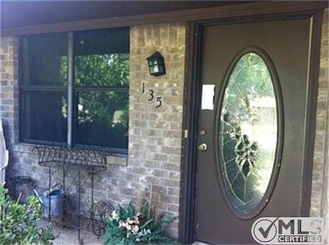 1st image of 135 Bowie Cir