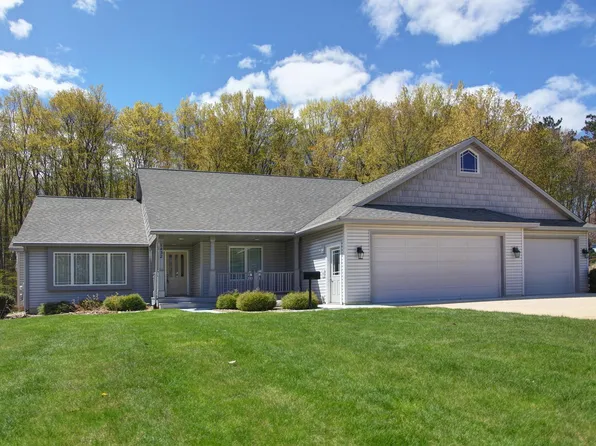 1432 Nightingale Ln, Kingsley, MI 49649