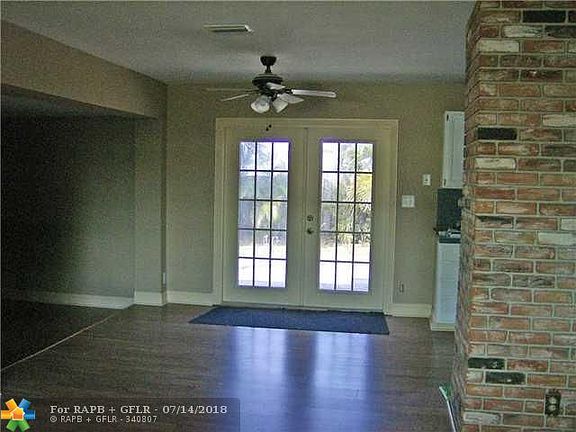 3rd image of 707 NW 26th St