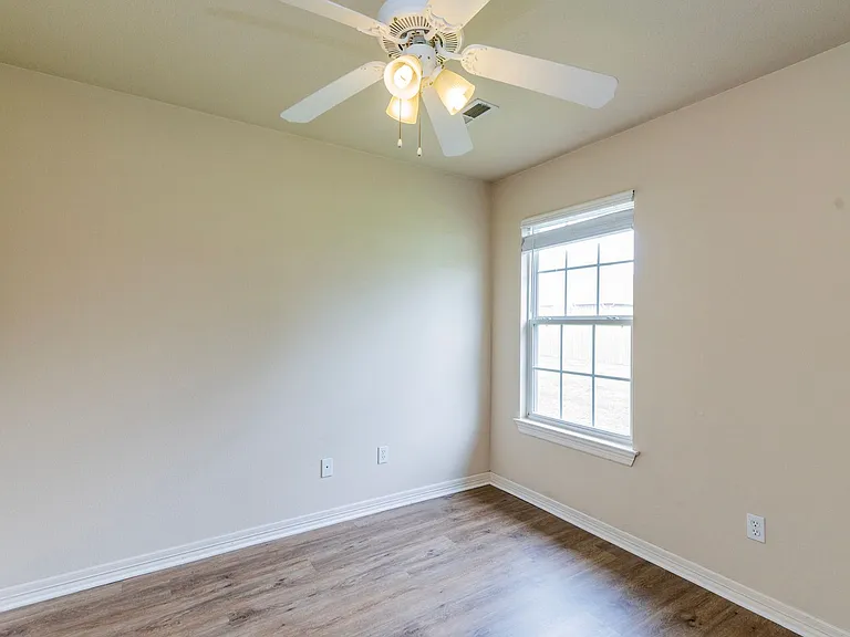 255 Ravenwood Rd #B — Photo 11