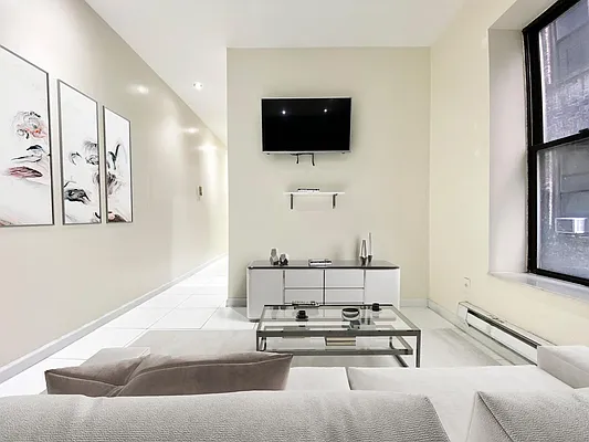 Rented by Voro NYC | media 32