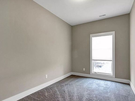 4th image of 5374 Magnolia Ave