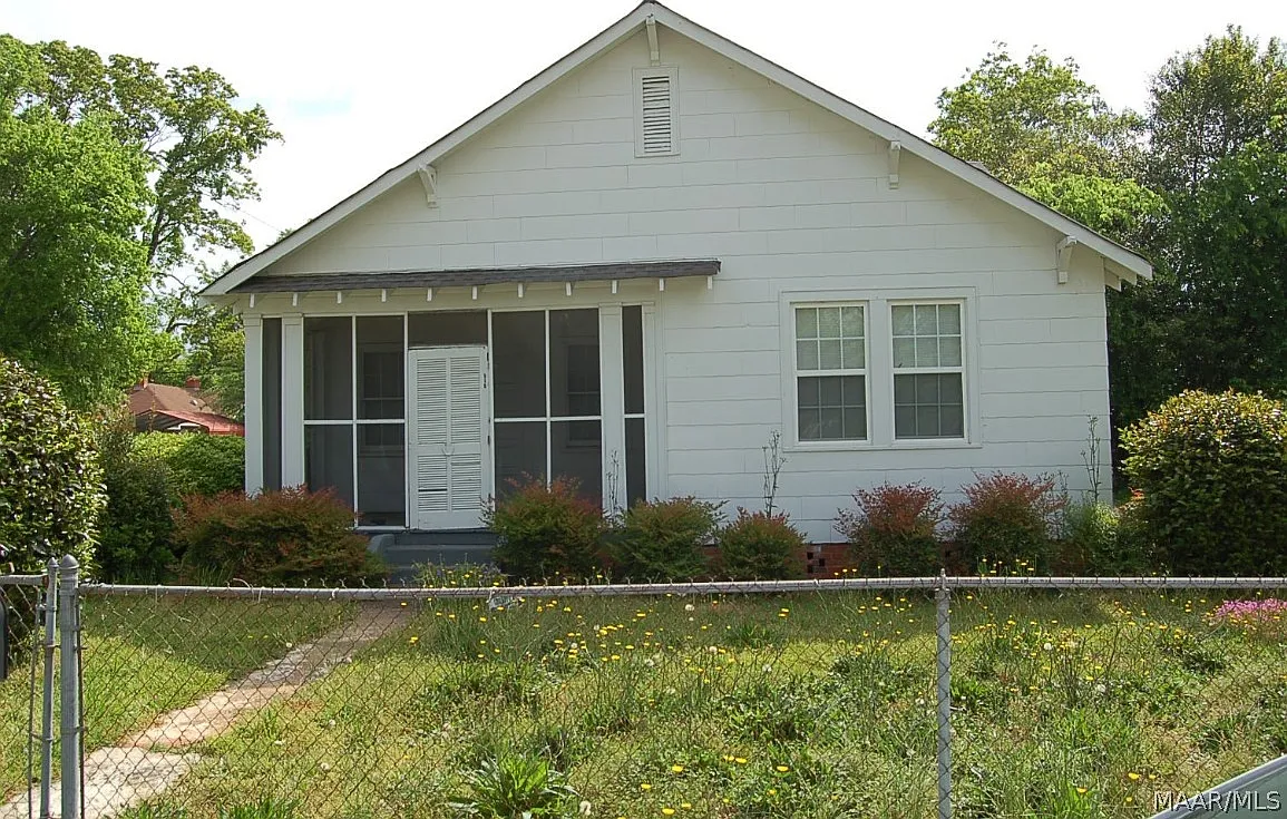 2 bed, 1.0 bath, 1136 sqft, $550 — Photo 1