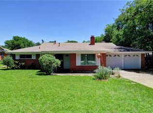 215 Vernon Castle Ave, Benbrook, TX 76126