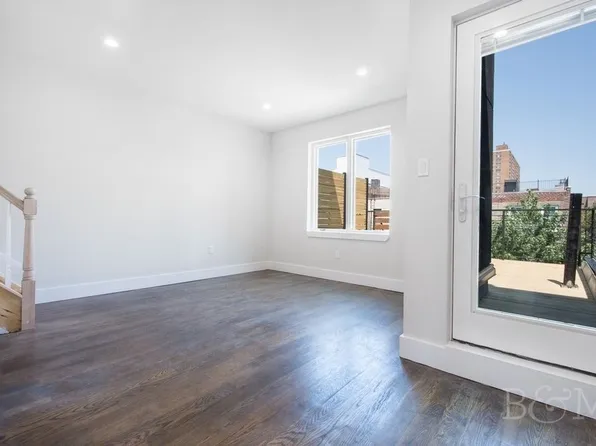 33 Lexington Ave, Brooklyn, NY 11238