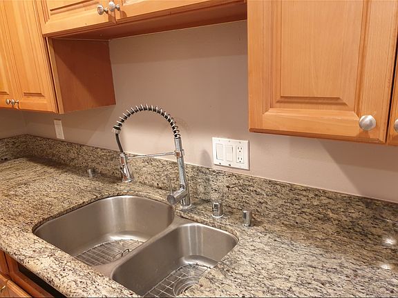 4th image of 4304 Manhattan Beach Blvd