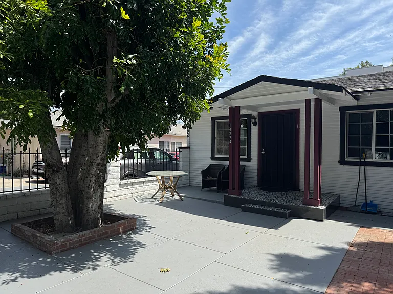 14224 Friar St #1 — Photo 34