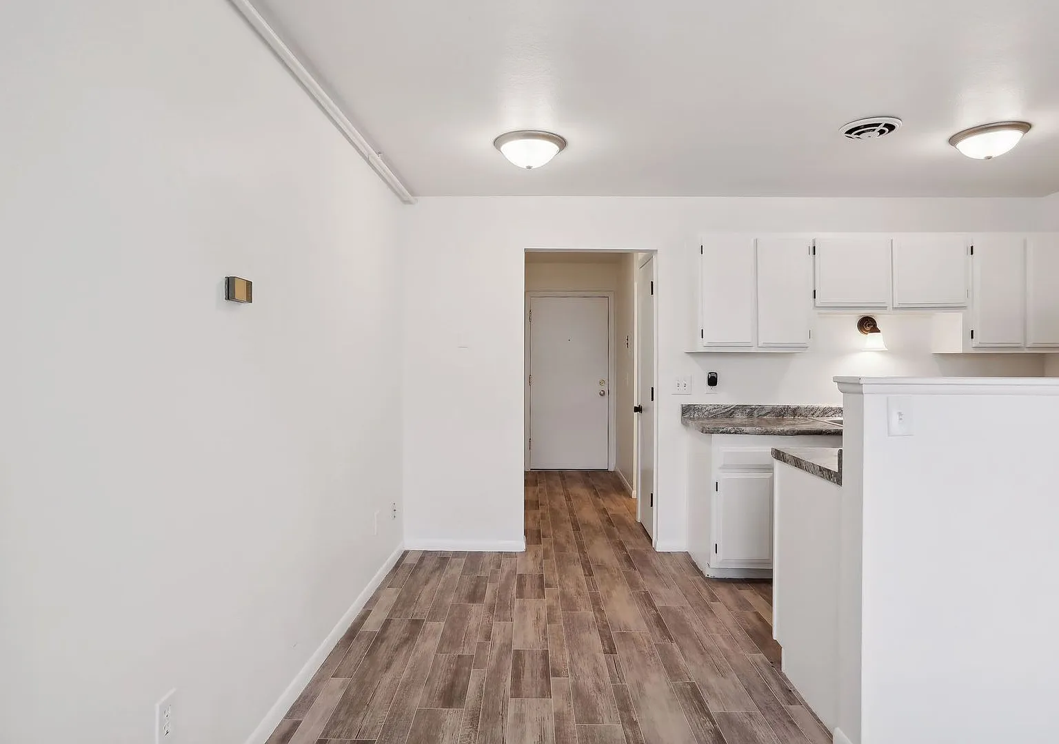 224 Cedar Lake Road North — Photo 3