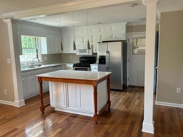 3 bed, 1442 sqft, $2,500 — Photo 4