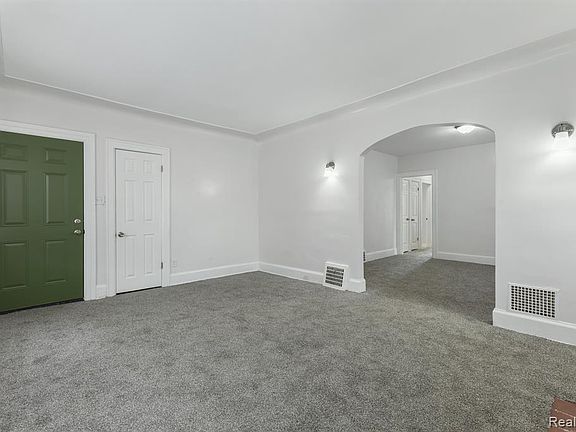 4th image of 13601 Northlawn St