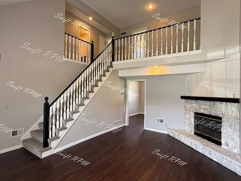 6702 W 150th St #1 — Photo 2