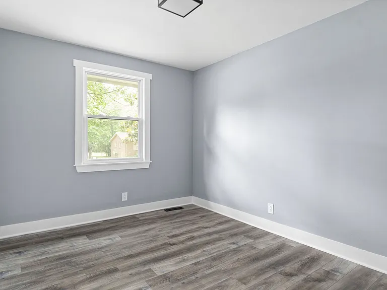 219 Kirby Dr — Photo 15