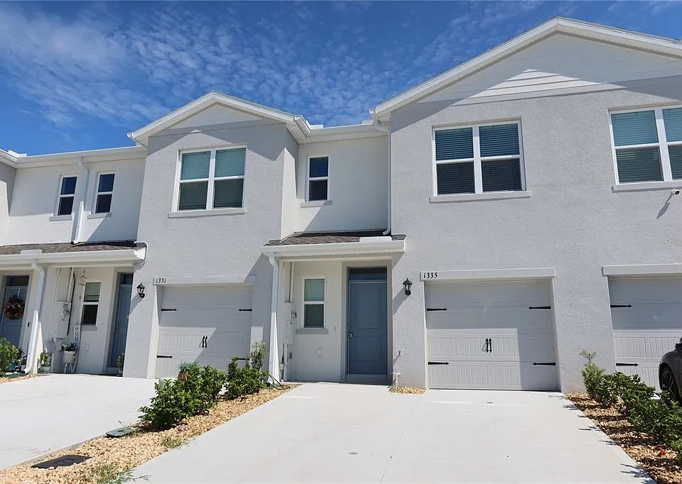 1335 Tallowwood Ln