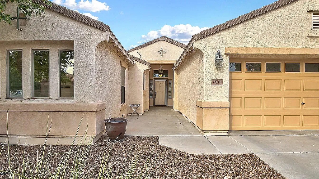 3 bed, 2097 sqft, $2,950 — Photo 2