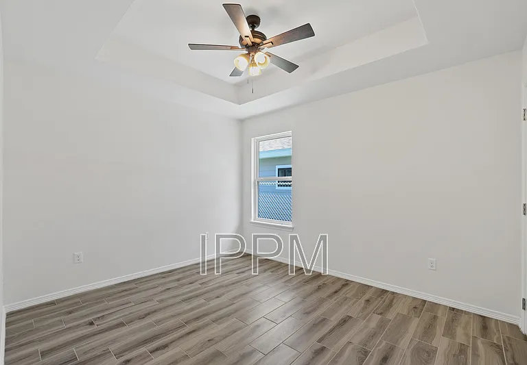620 E Llano Grande St — Photo 10