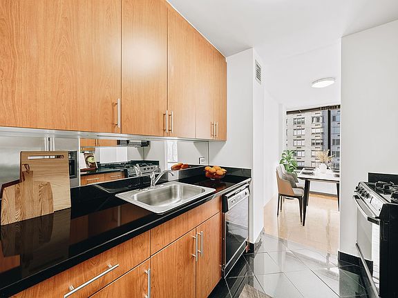4th image of 265 E 66th St APT 15