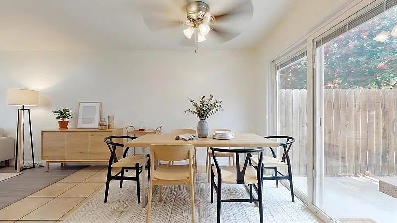 2 bed, 1.5 bath, 1100 sqft, $2,495 — Photo 2