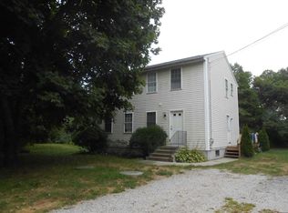 10 N Niantic Dr, Charlestown, RI 02813