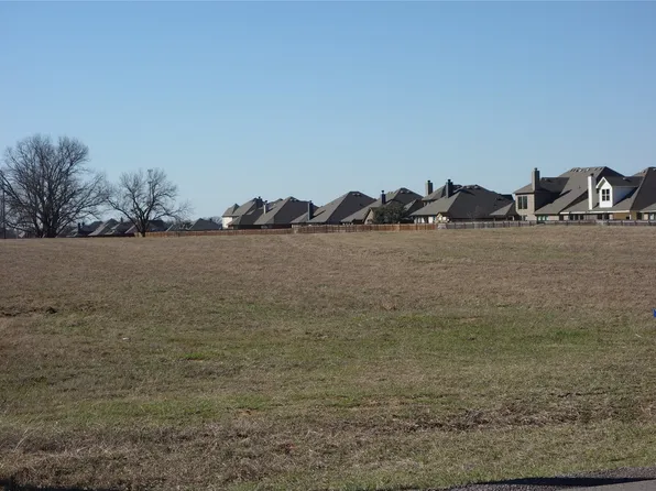 15 Moura Ct, Joshua, TX 76058