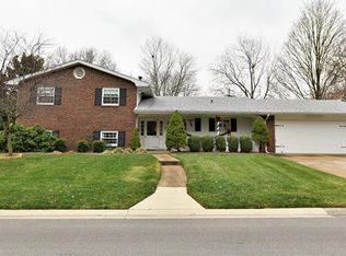 105 E Wesley Dr, O'Fallon, IL 62269