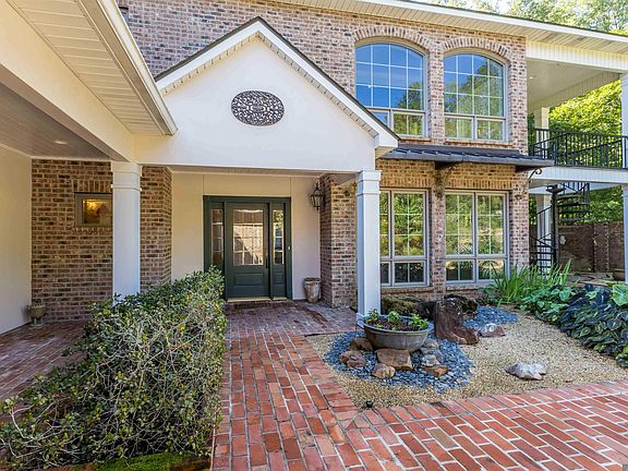 3rd image of 5867 Laurel Hill Ln