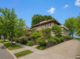 384 Anderson St, Hackensack, NJ 07601