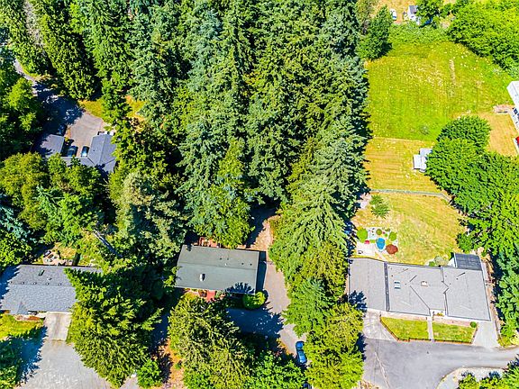 4th image of 2605 31st Avenue SW