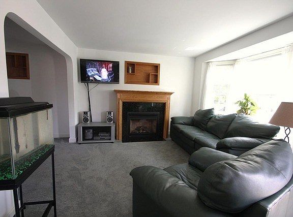 2nd image of 4928 N Melvina Ave