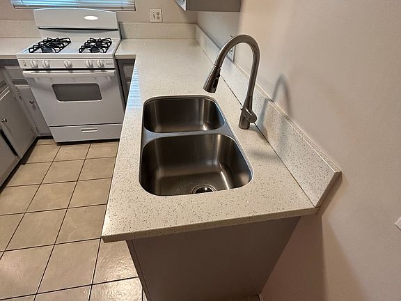 5th image of 1611 W 206th St APT E