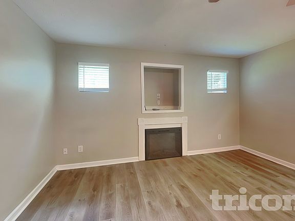 4th image of 40 Deadwood Ln