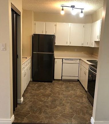 5th image of 11608 28th Ave NW