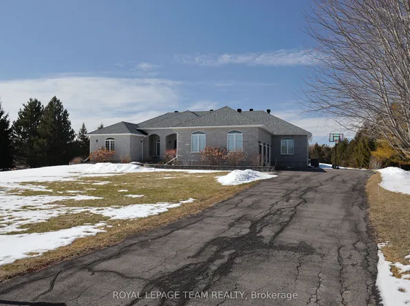 1611 Landel Dr, Ottawa, ON K2W 1C2