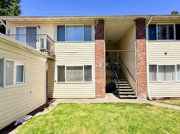 10843 SE Bush St APT 1, Portland, OR 97266