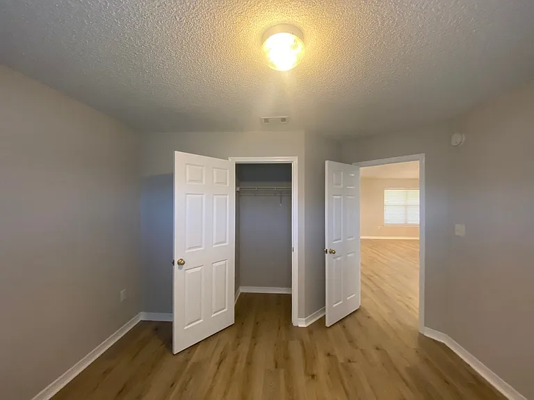 9676 Parker Lake Cir — Photo 32