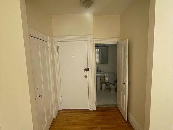 4th image of 43 E 63rd St APT 4F