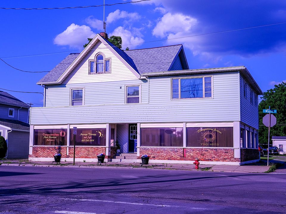 1st image of 211 S Main St