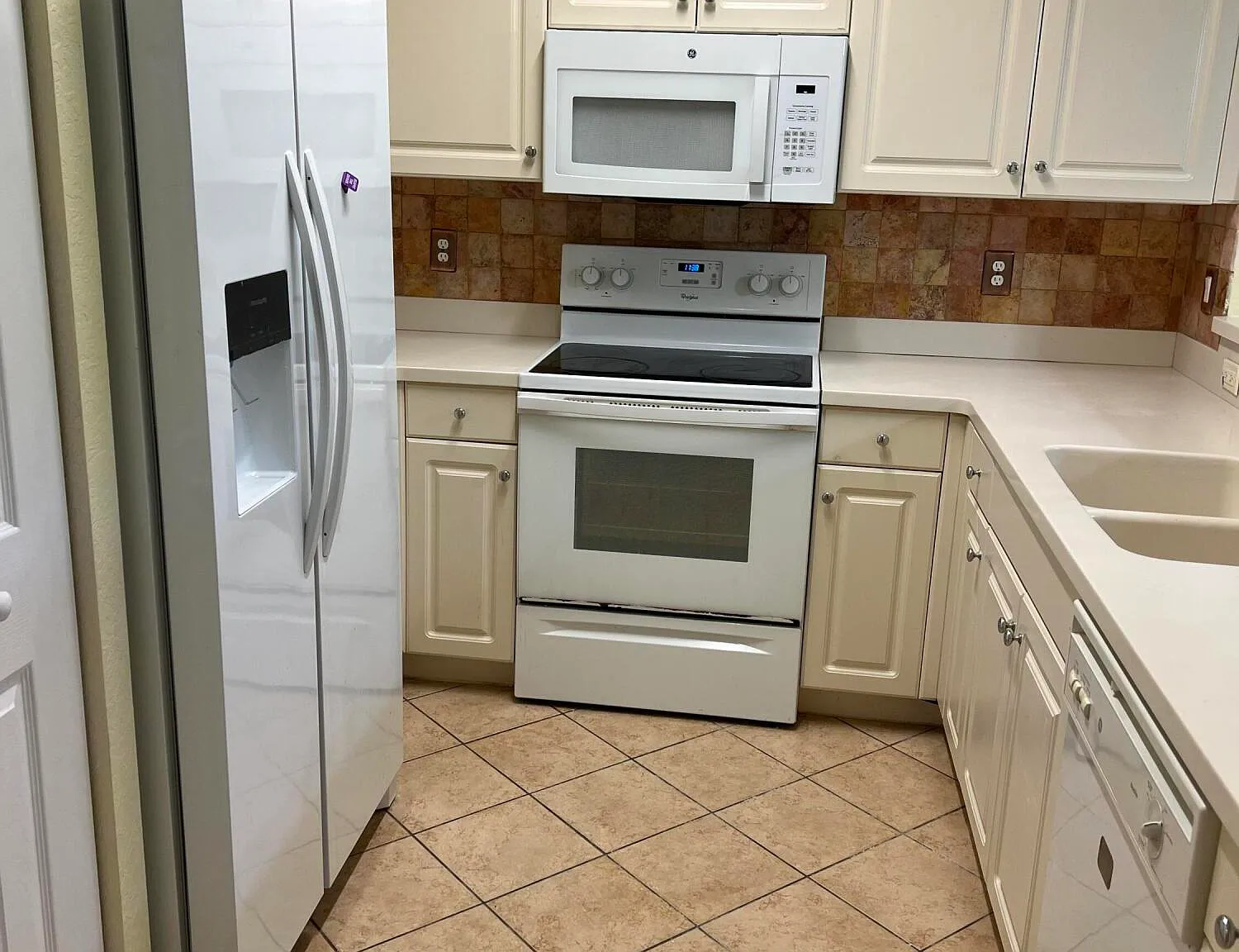 3 bed, 2.5 bath, 1500 sqft, $2,750 — Photo 2