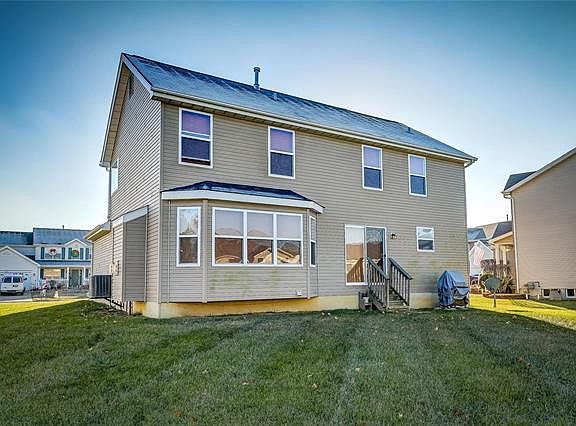 2nd image of 809 Staffordshire Ln
